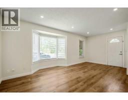 610 Strathcona Drive SW - photo 3
