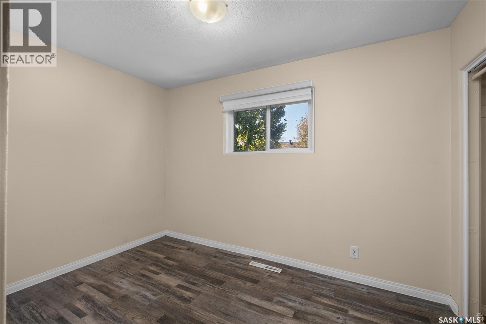 211 31st STREET E - 12