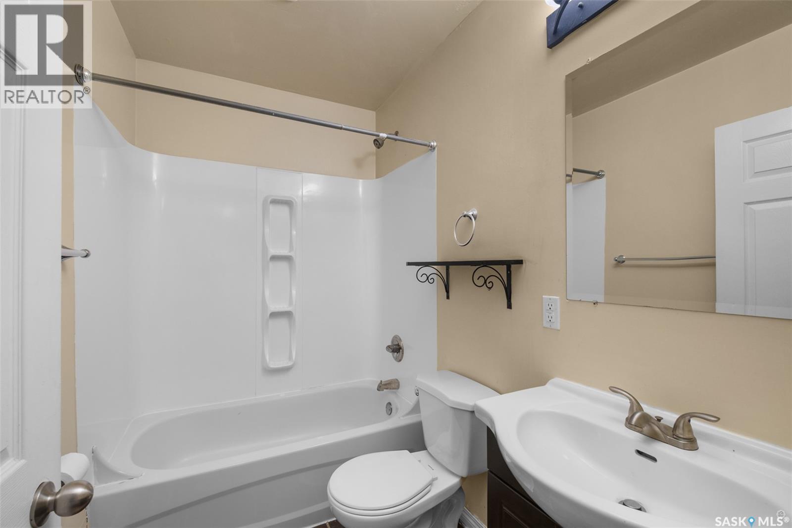 211 31st STREET E - 13