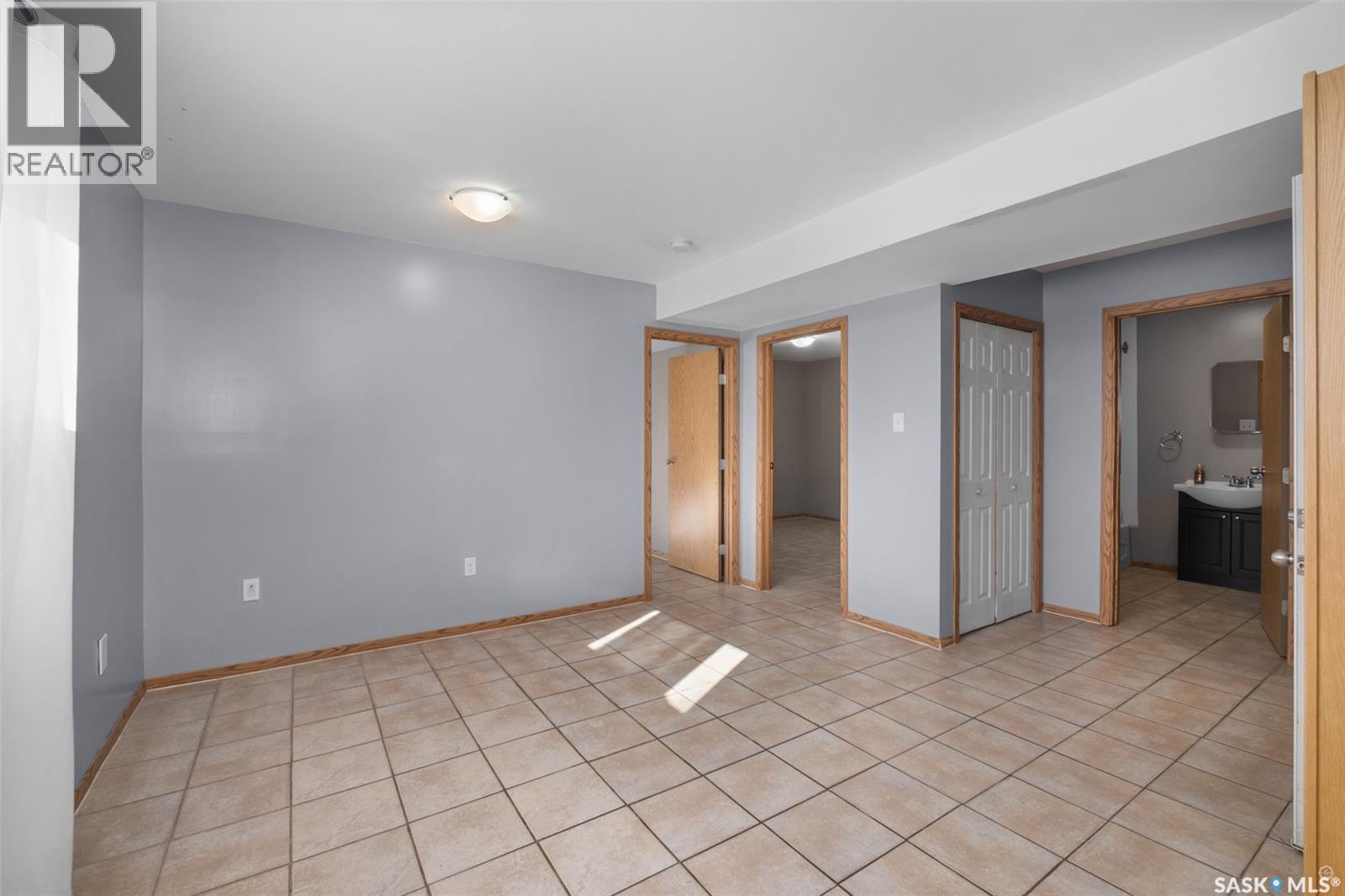 211 31st STREET E - 15