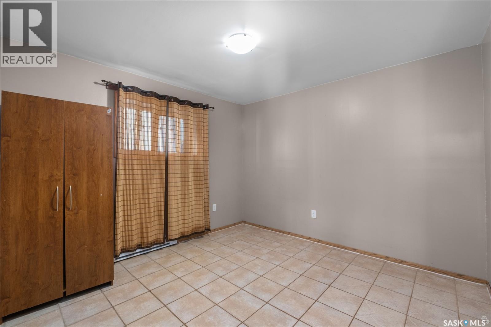 211 31st STREET E - 20