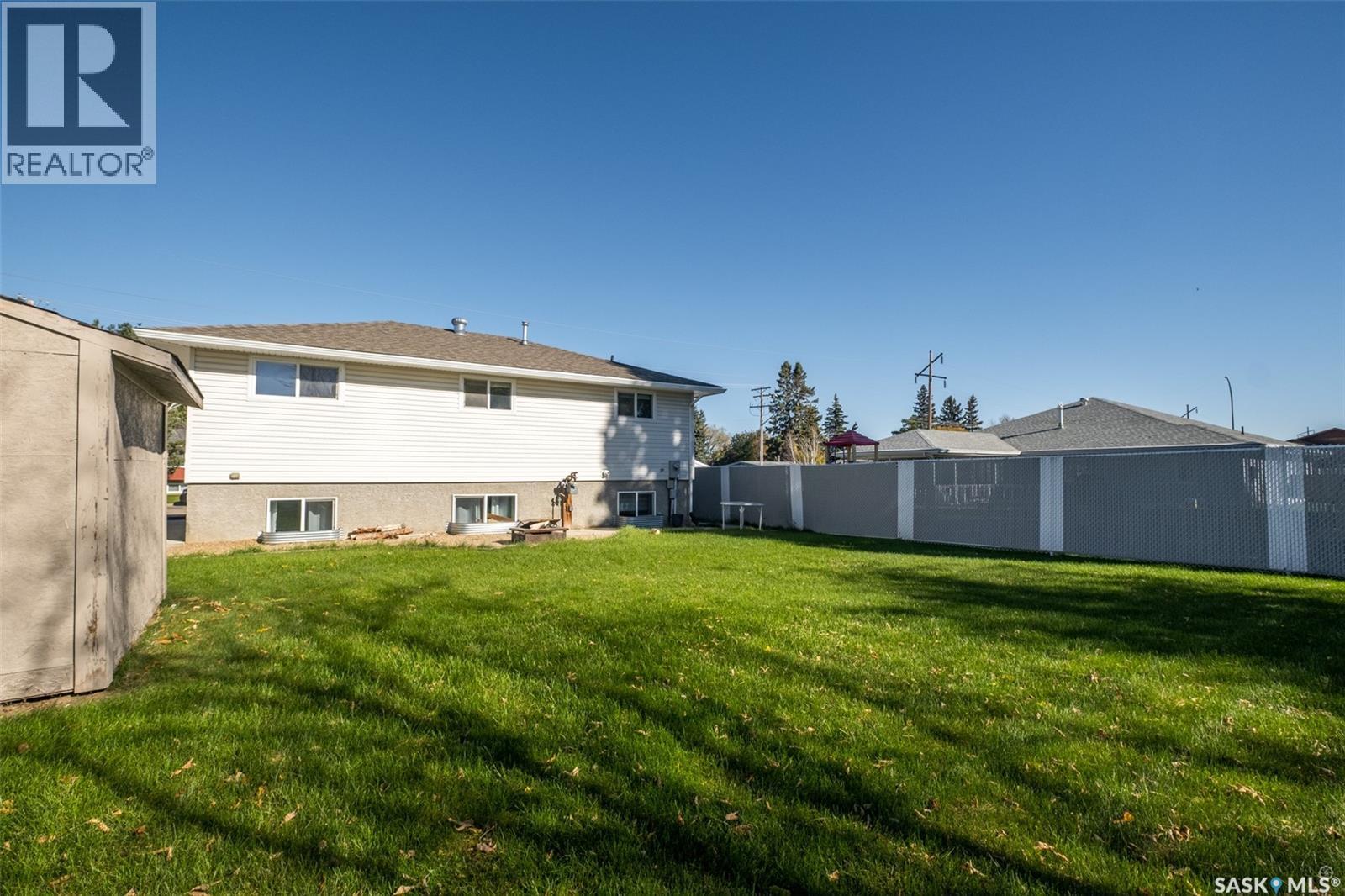 211 31st STREET E - 28