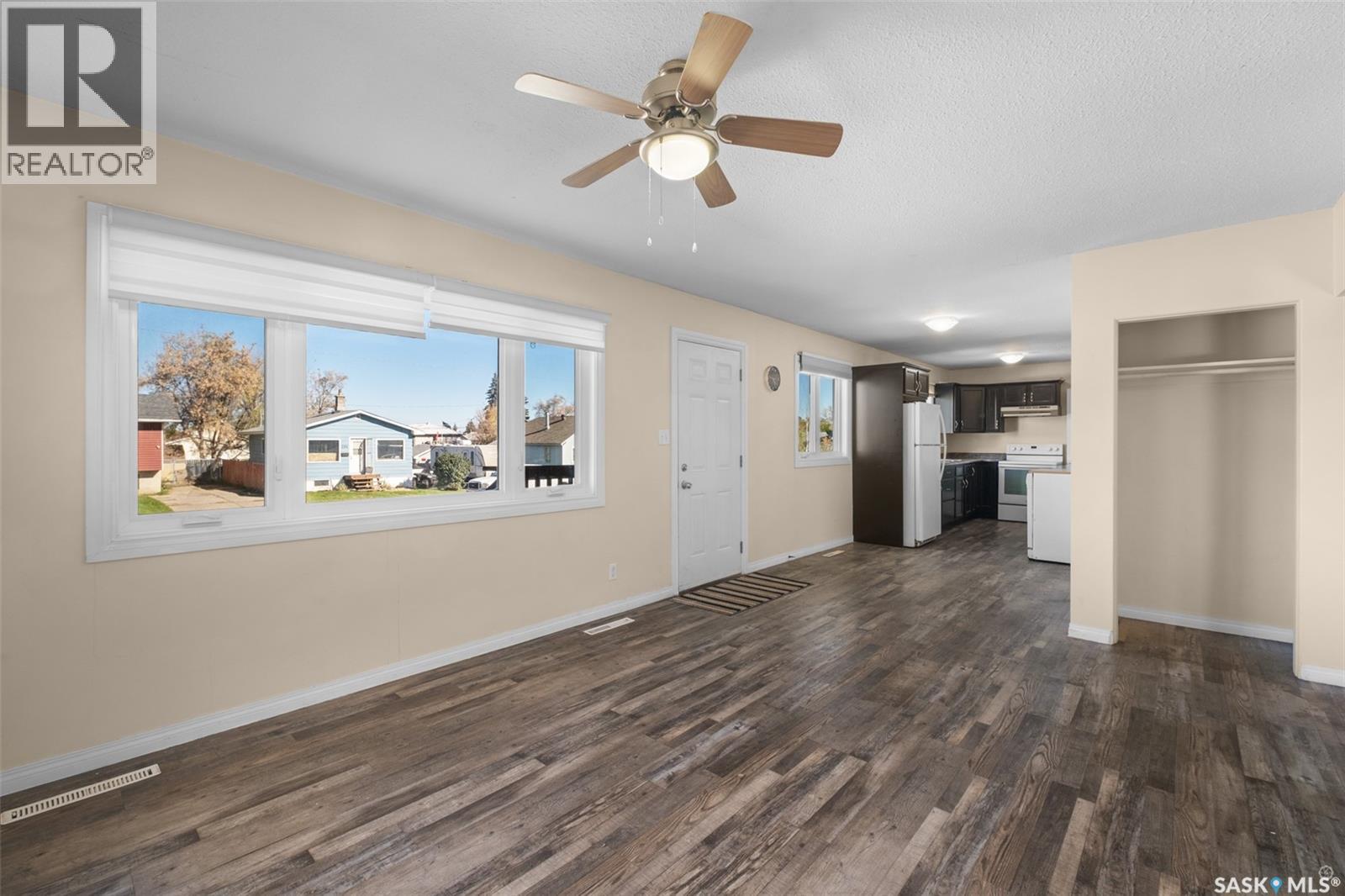211 31st STREET E - Image 4