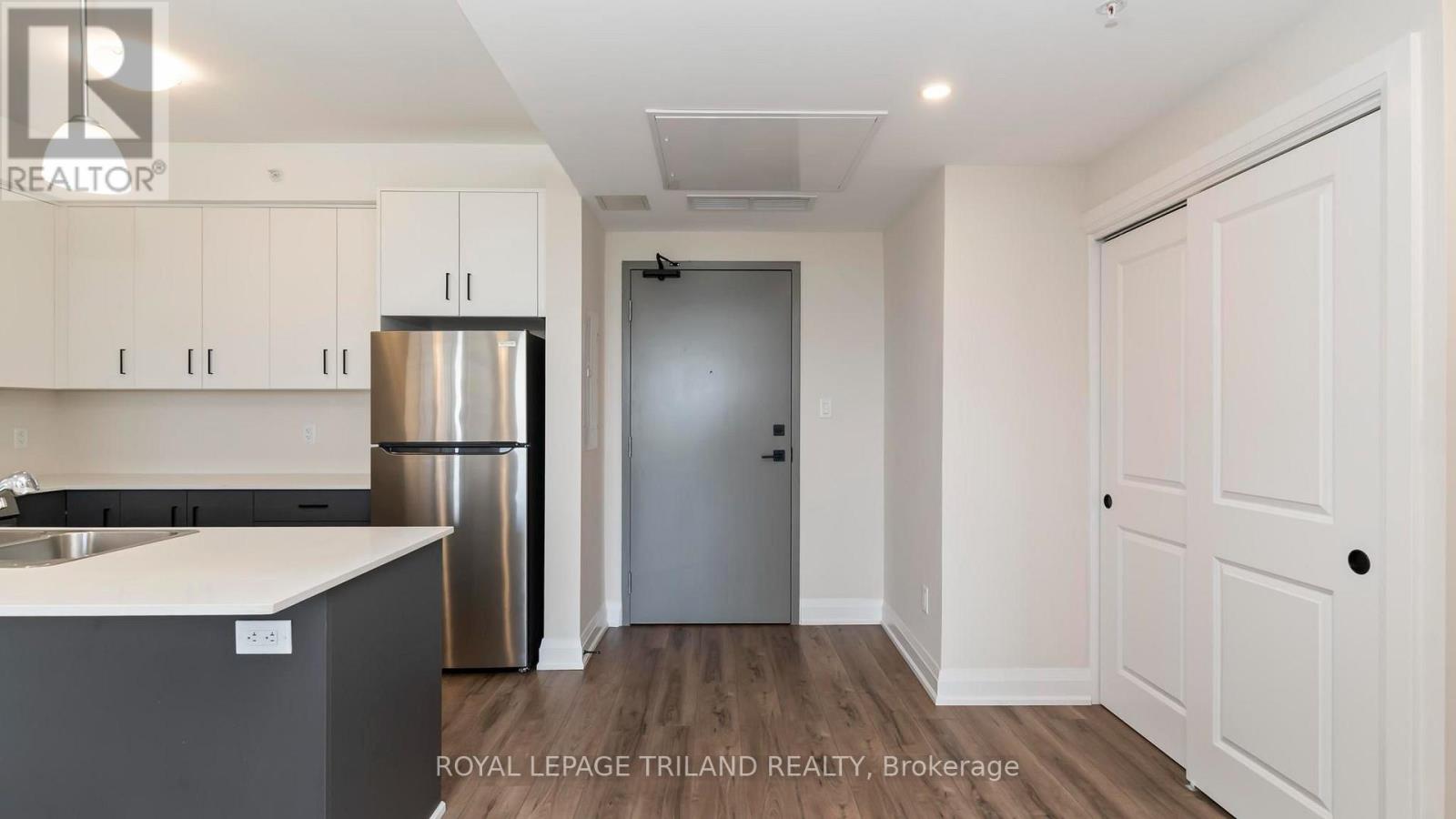 865 Kleinburg Drive — photo 3