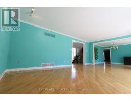 18 Silvergrove Road, Toronto, ON M2L2N6 Photo 11