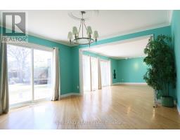 18 Silvergrove Road, Toronto, ON M2L2N6 Photo 9