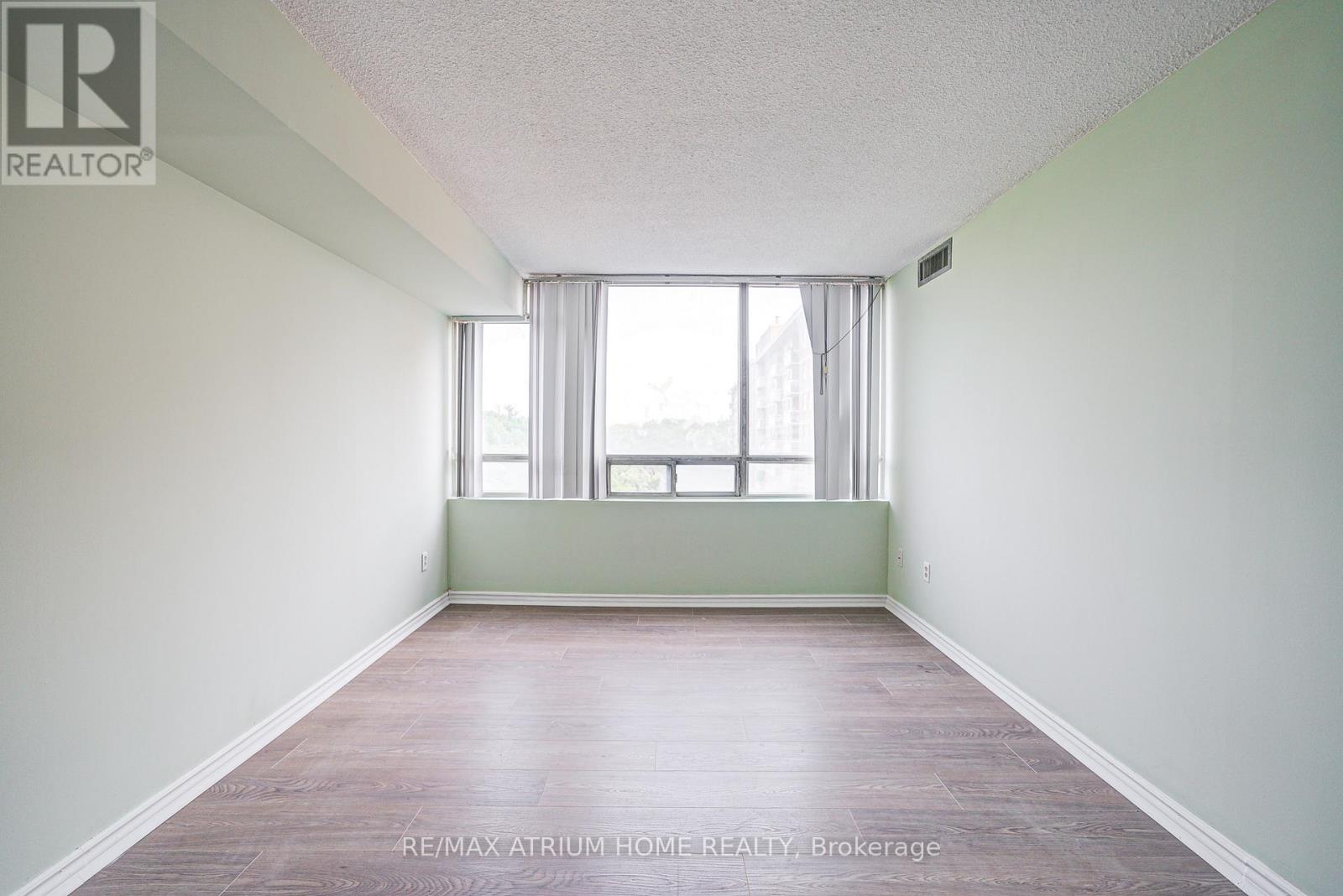 3050 Ellesmere Road — photo 27