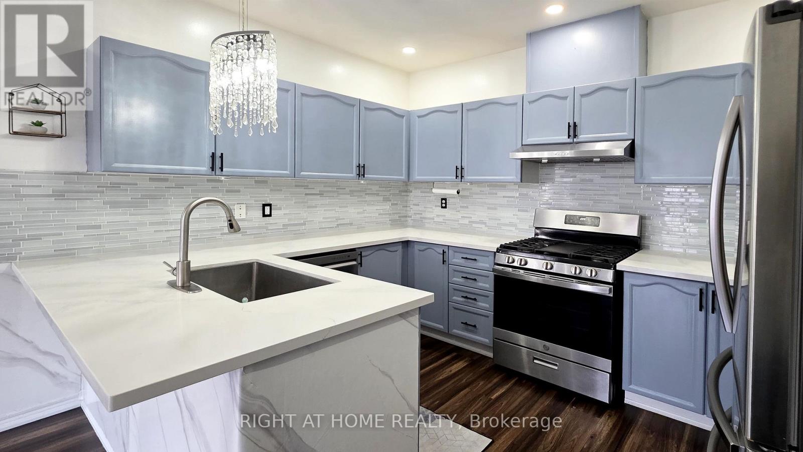 11 Pottle Lane, Ajax, ON photo 7