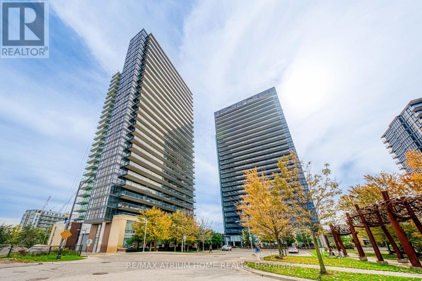 1502 - 29 SINGER COURT