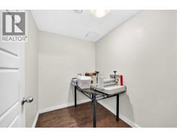 14 Westmount Way - photo 35