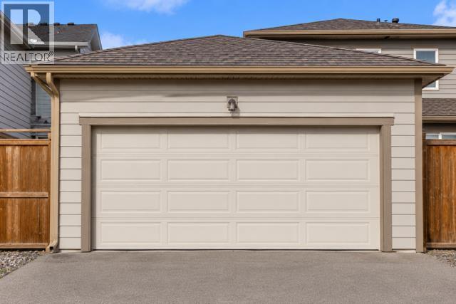 177 Yorkville Manor SW - 2