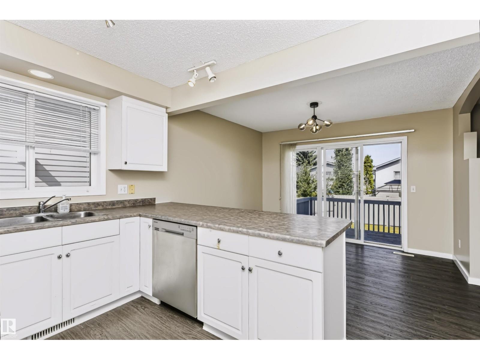 4112 37A AV NW - 11