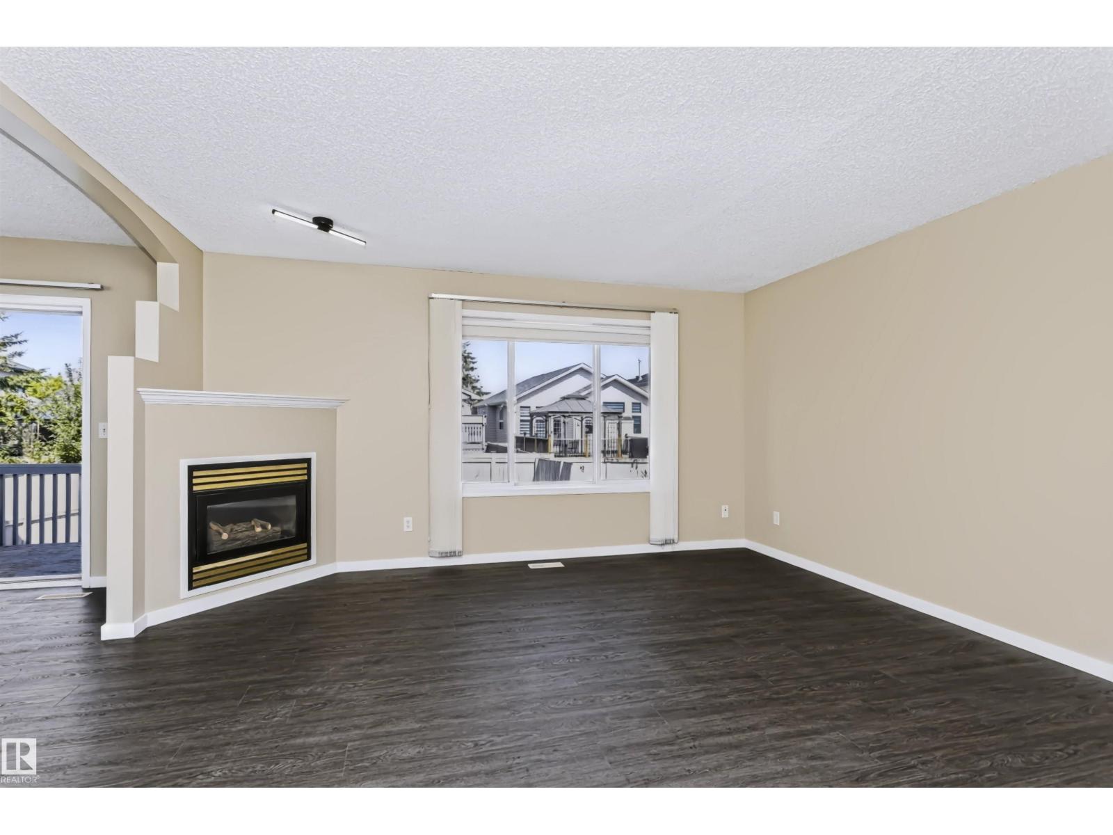 4112 37A AV NW - 5
