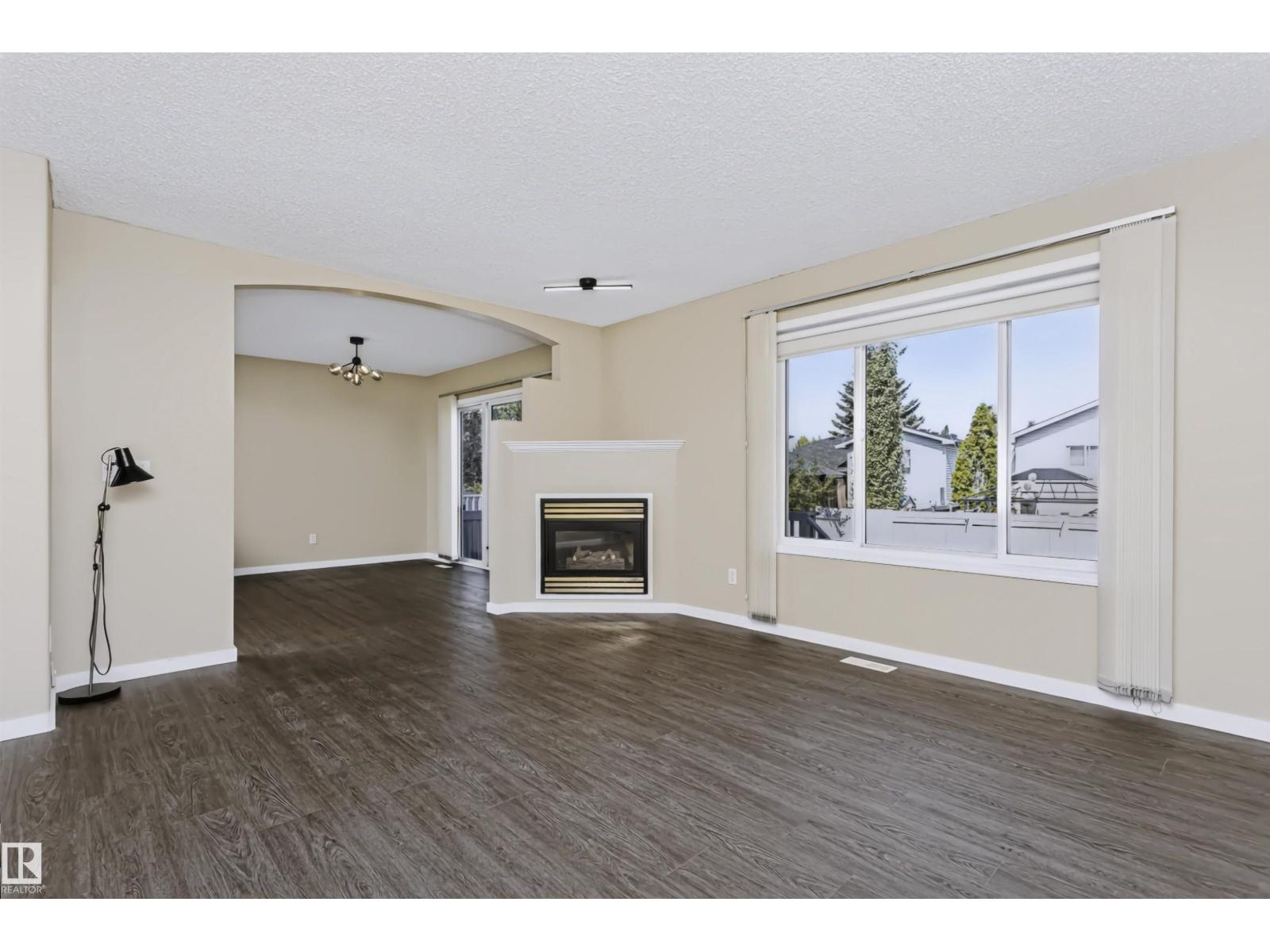 4112 37A AV NW - 6