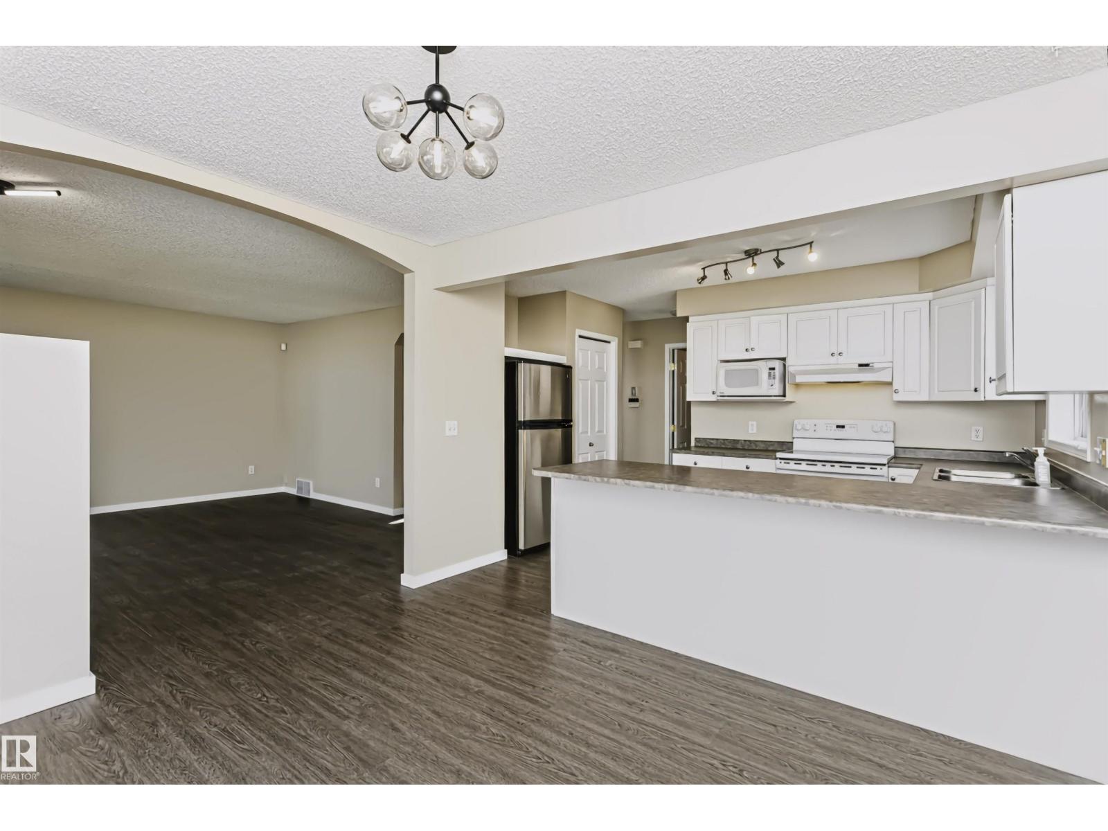 4112 37A AV NW - 9
