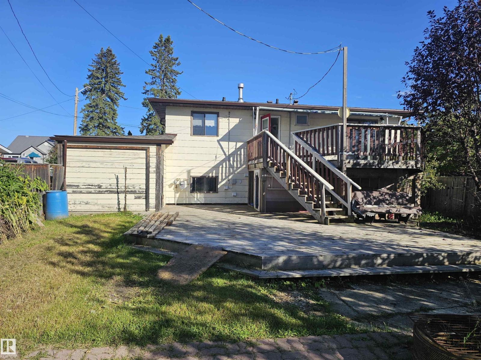4916 53 ST - 10