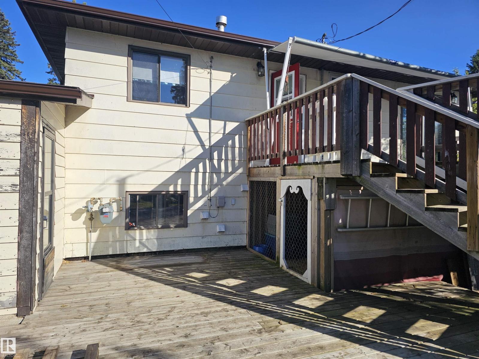 4916 53 ST - 11