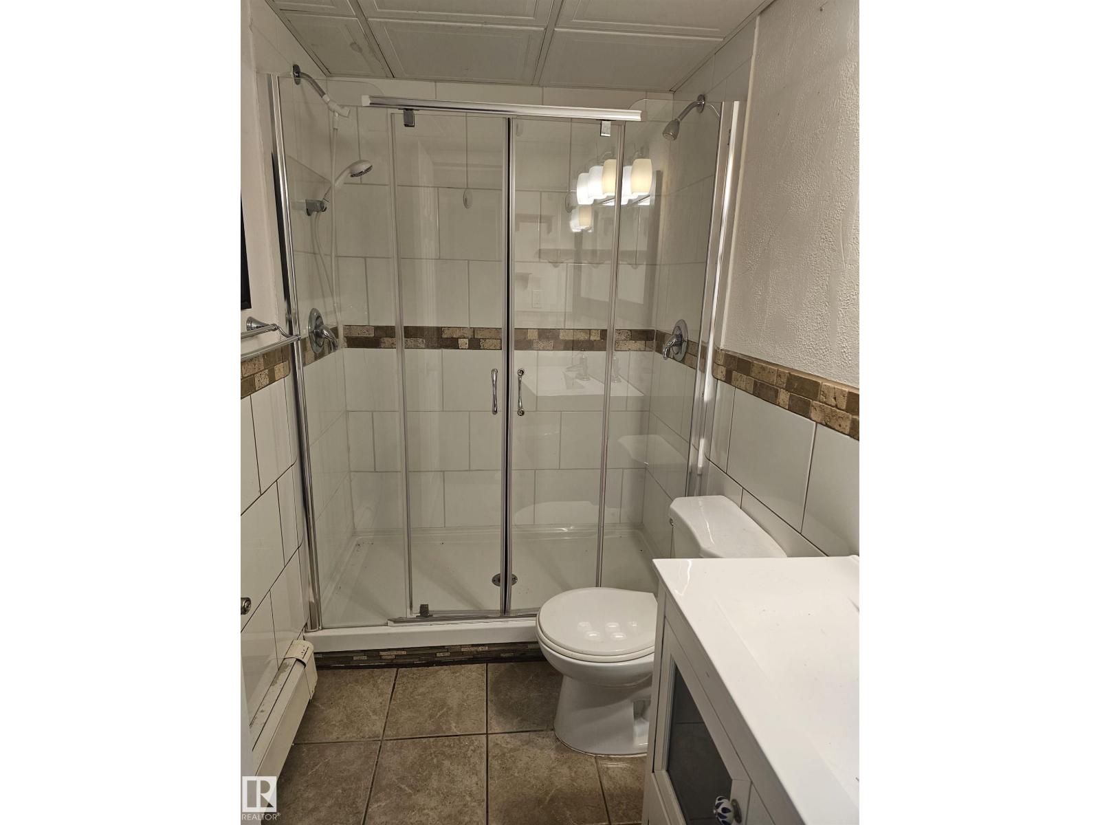4916 53 ST - 16