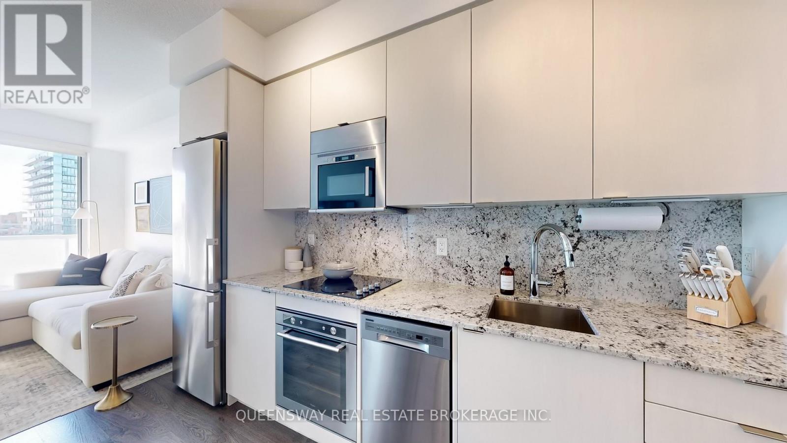 #1605 101 ERSKINE AVENUE - 10
