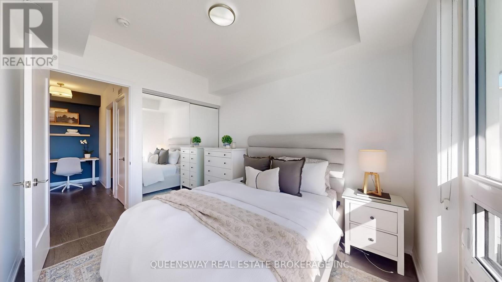 #1605 101 ERSKINE AVENUE - 22