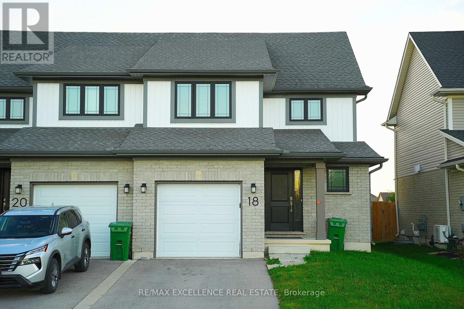 18 WEIR CRESCENT - 1