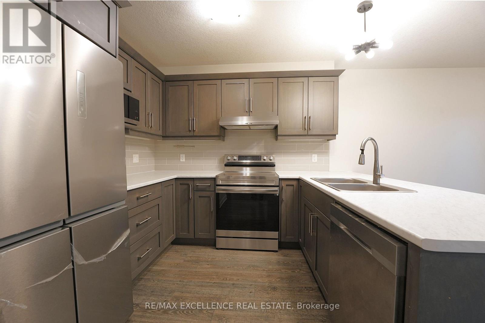 18 WEIR CRESCENT, St. Thomas — photo 4