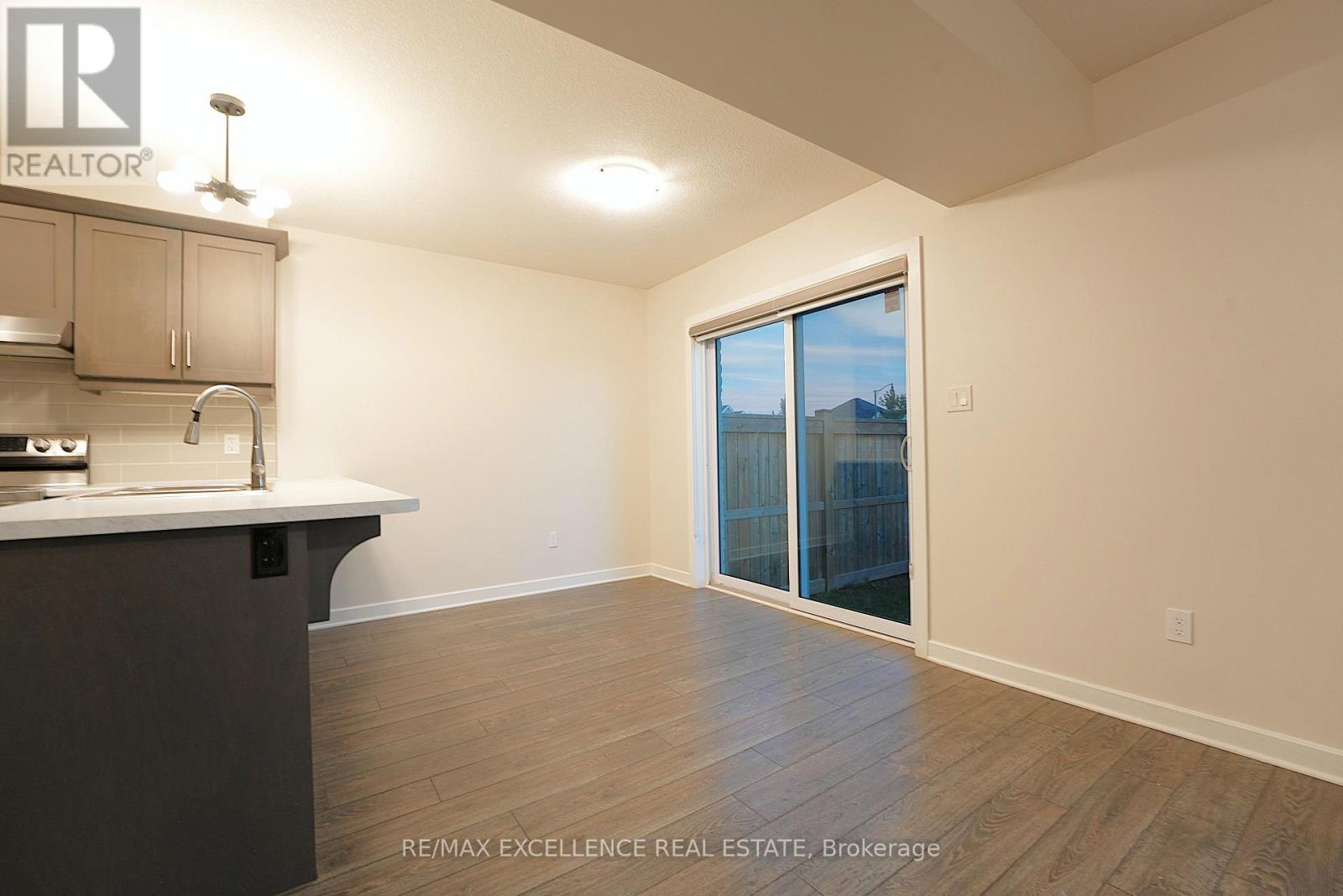 18 WEIR CRESCENT - 5