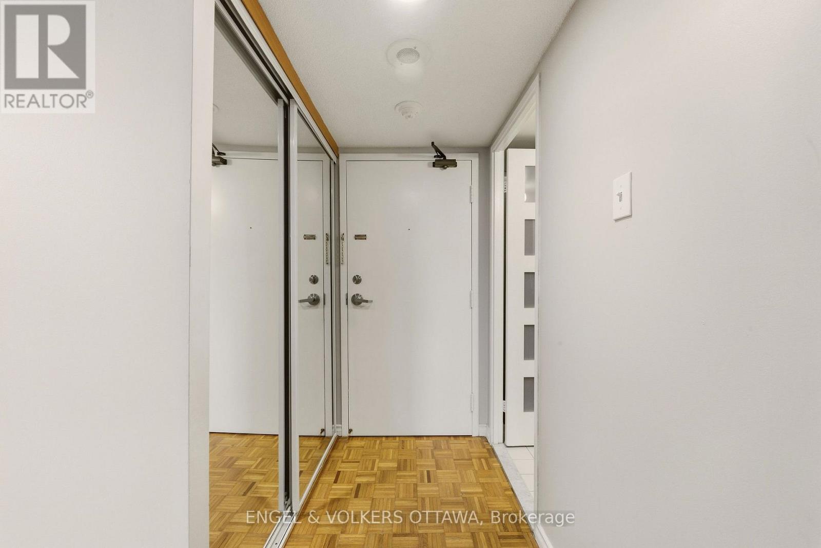 #606 475 LAURIER AVENUE W - 30
