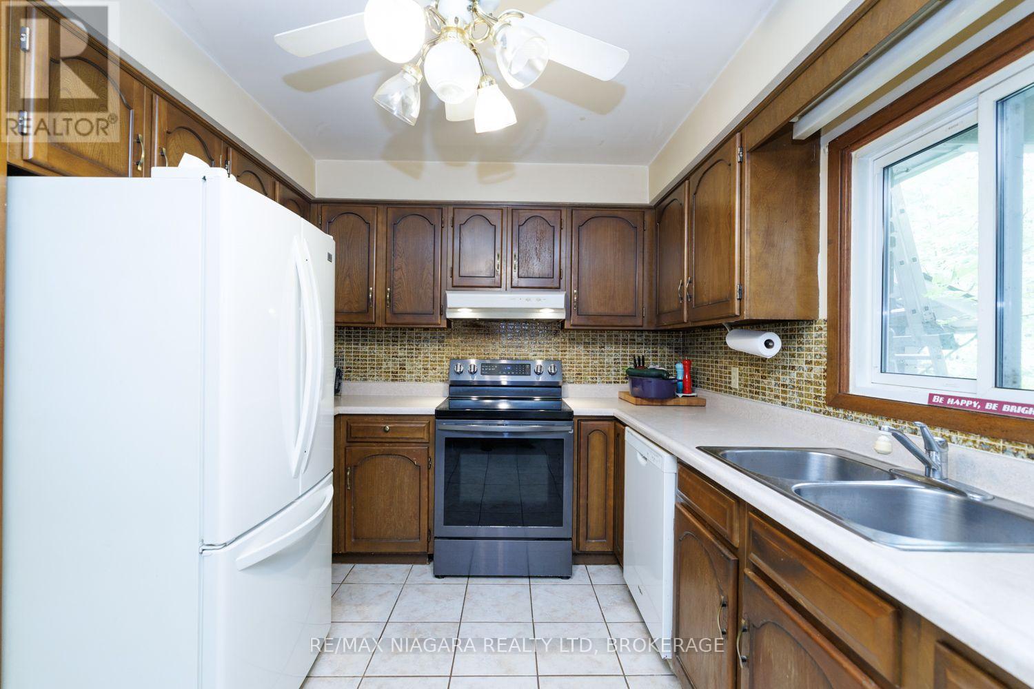 567 LYONS CREEK ROAD - Image 17