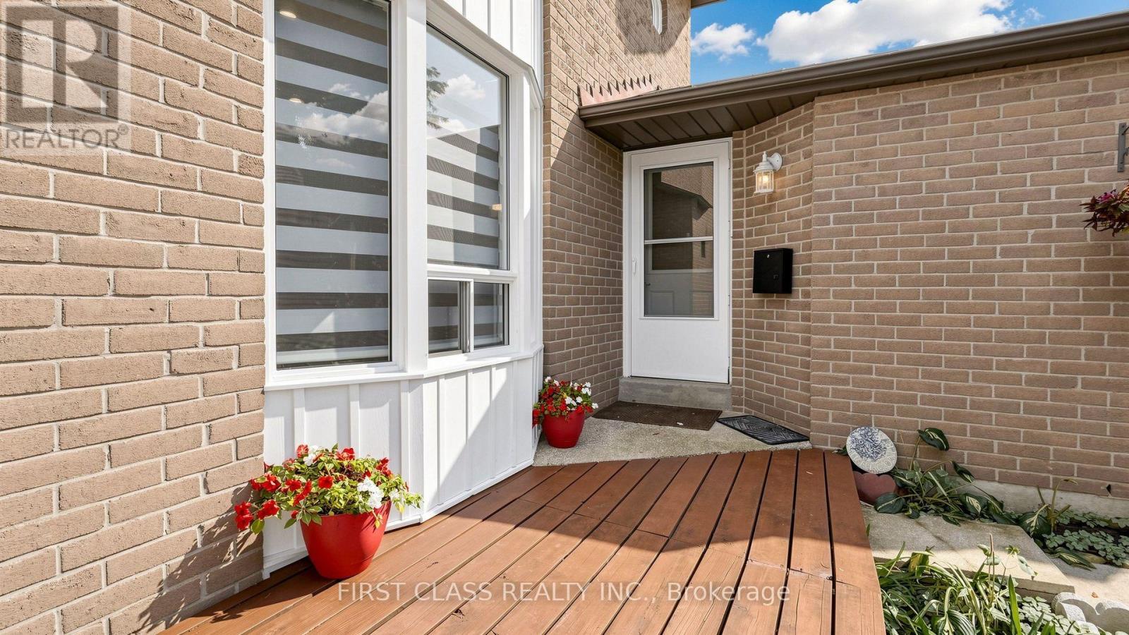 34 MAYBERRY COURT - 3