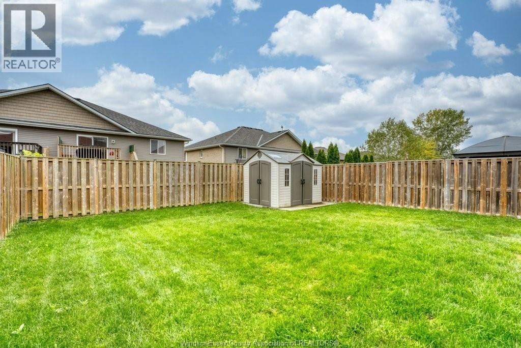 415 ROSEWOOD DRIVE - 38