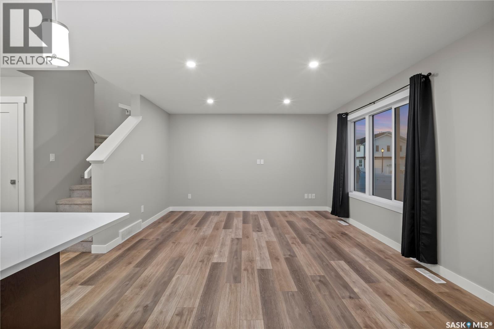 4608 Mutrie CRESCENT - Image 8