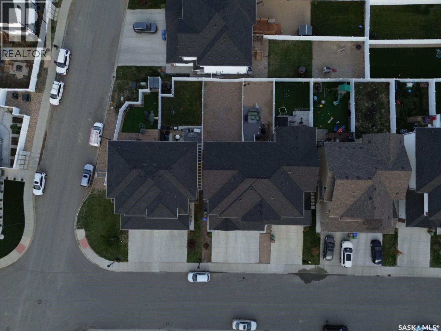 4608 Mutrie CRESCENT - Image 40