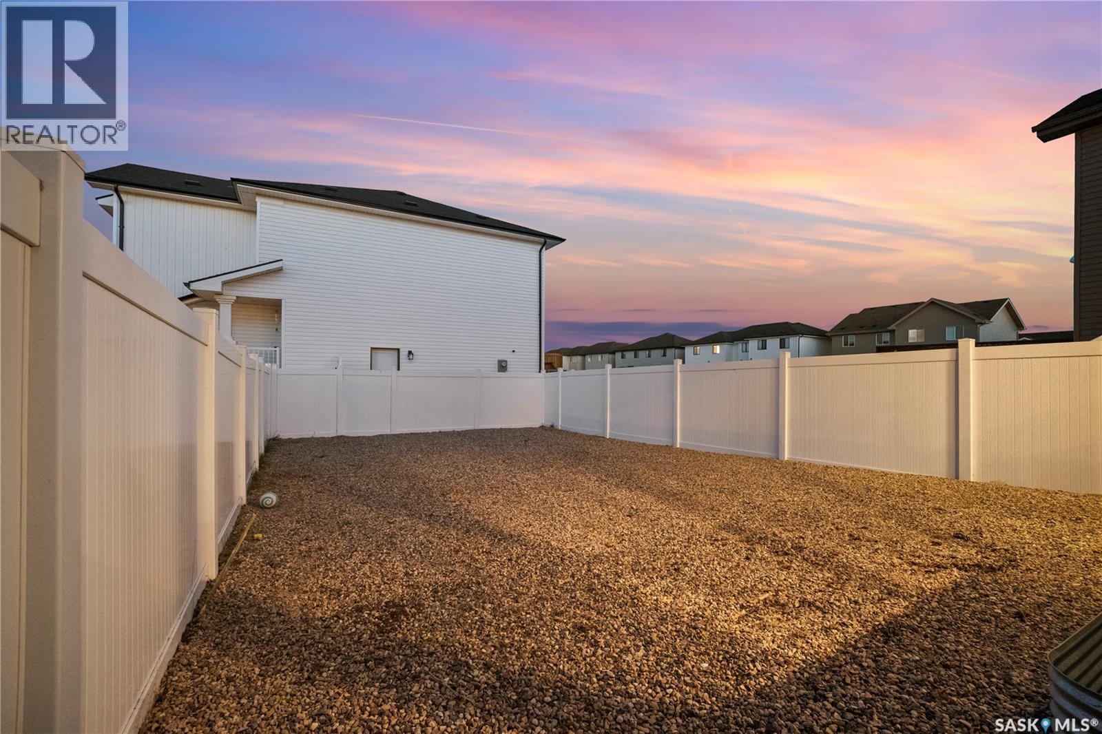 4608 Mutrie CRESCENT - Image 36