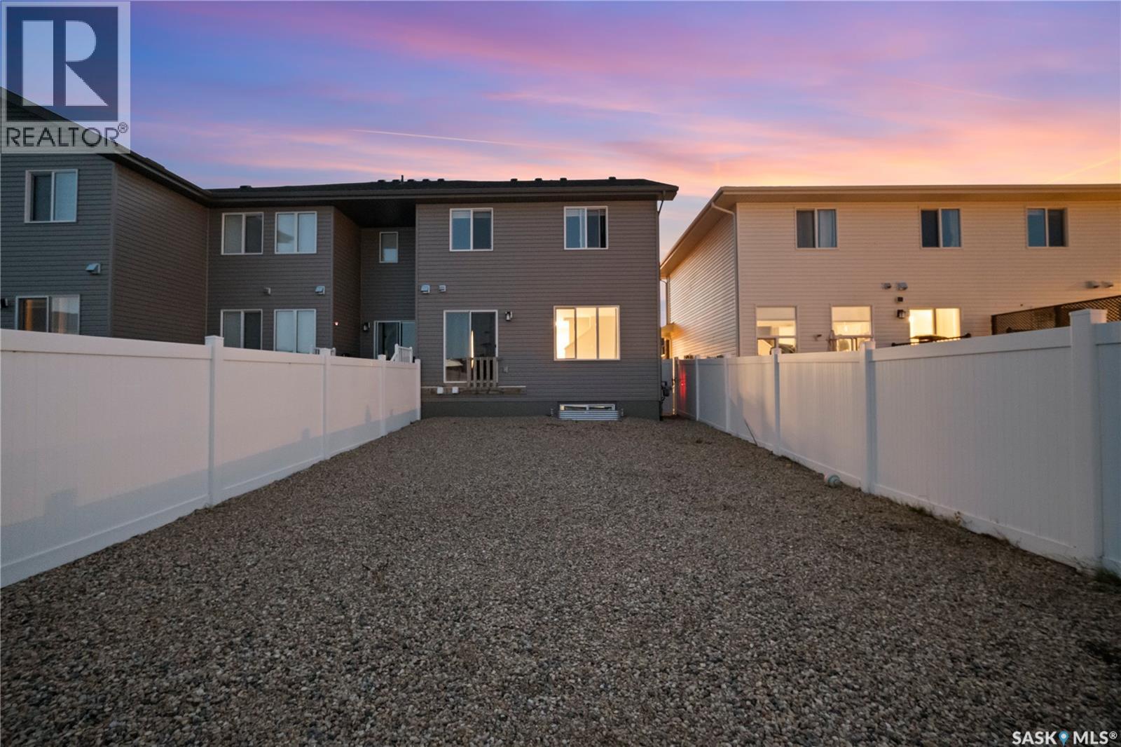 4608 Mutrie CRESCENT - Image 35