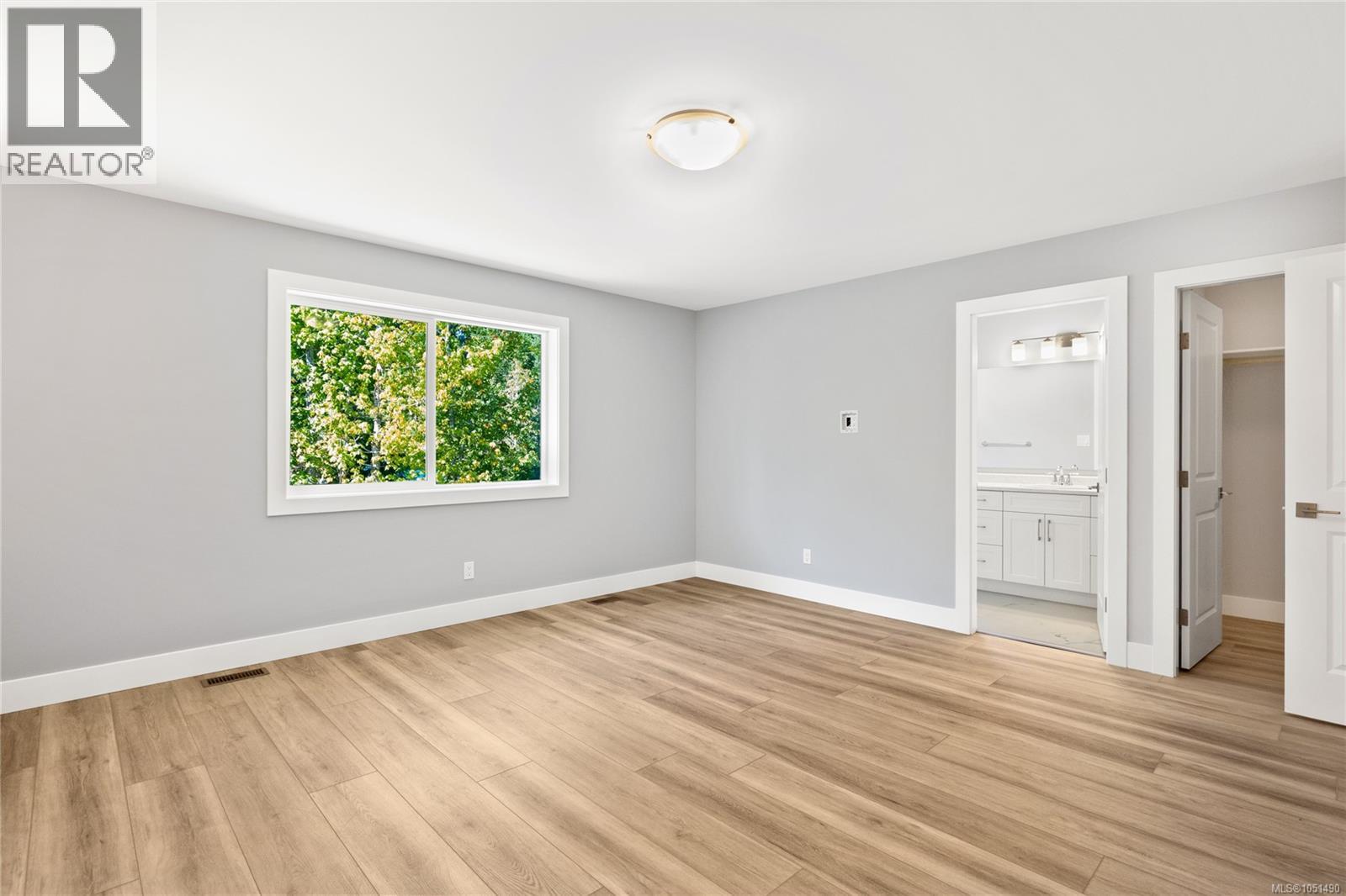 153 Elk Rd - Image 15