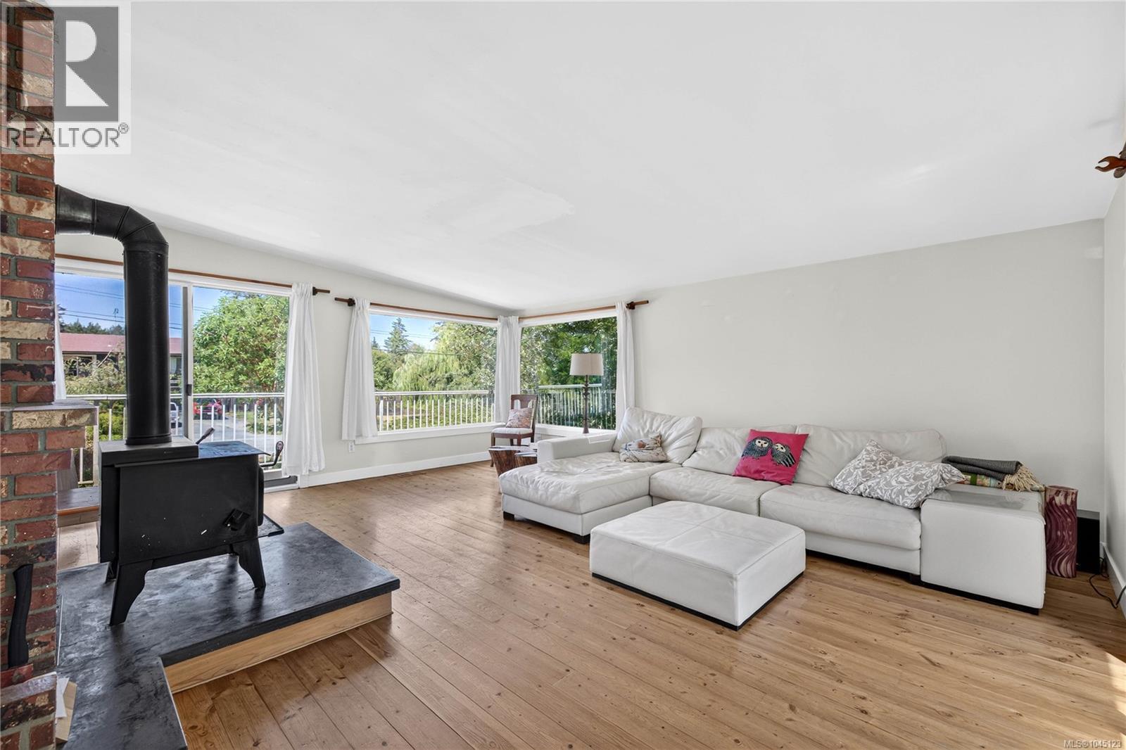 243 Maliview Dr - 8