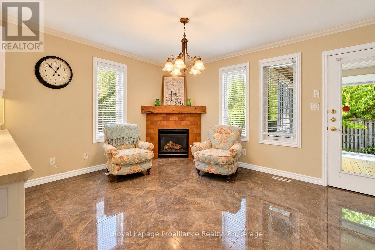 30 Heartwood Drive, Belleville, ON photo 16