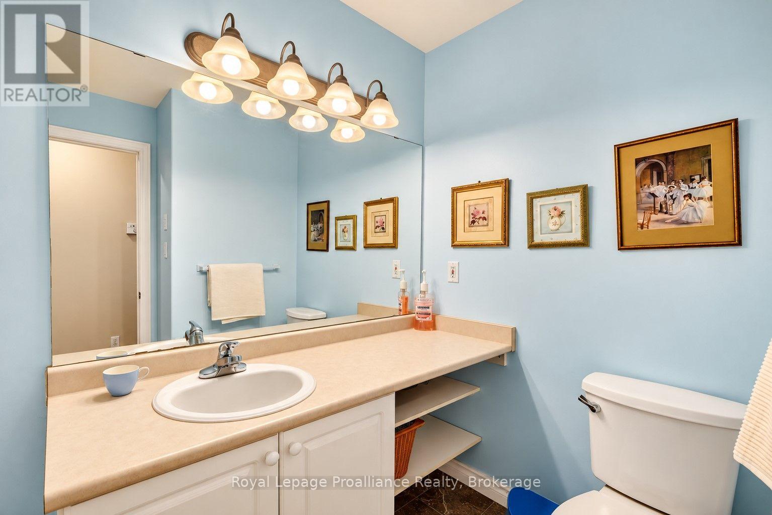 30 Heartwood Drive, Belleville, ON photo 21