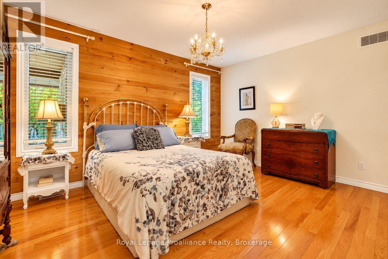 30 HEARTWOOD DRIVE - 26