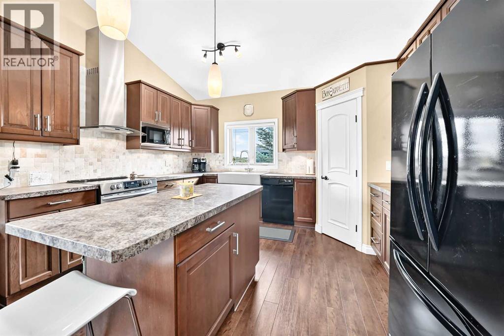 Listing photo – 6444 Cedar Way, Innisfail