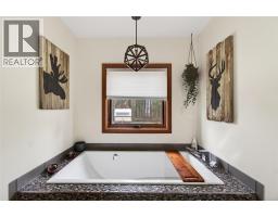 1040 Old Auto Road Se, Salmon Arm, BC V1E2P5 Photo 28