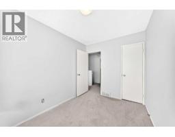 755 Kingsmere Crescent SW - photo 18