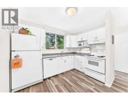 755 Kingsmere Crescent SW - photo 9