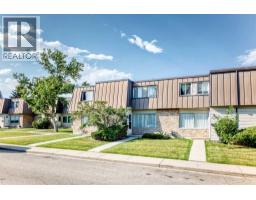 755 Kingsmere Crescent SW - photo 1
