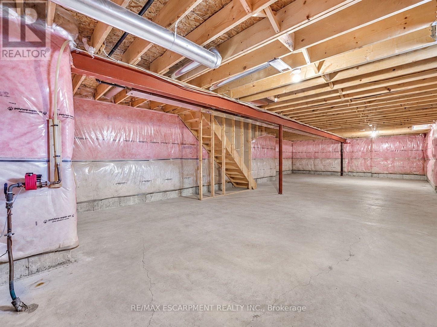 81 Bellagio Avenue — photo 32