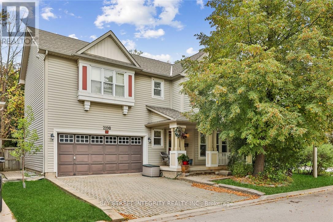 2198 WOODGLEN CRESCENT