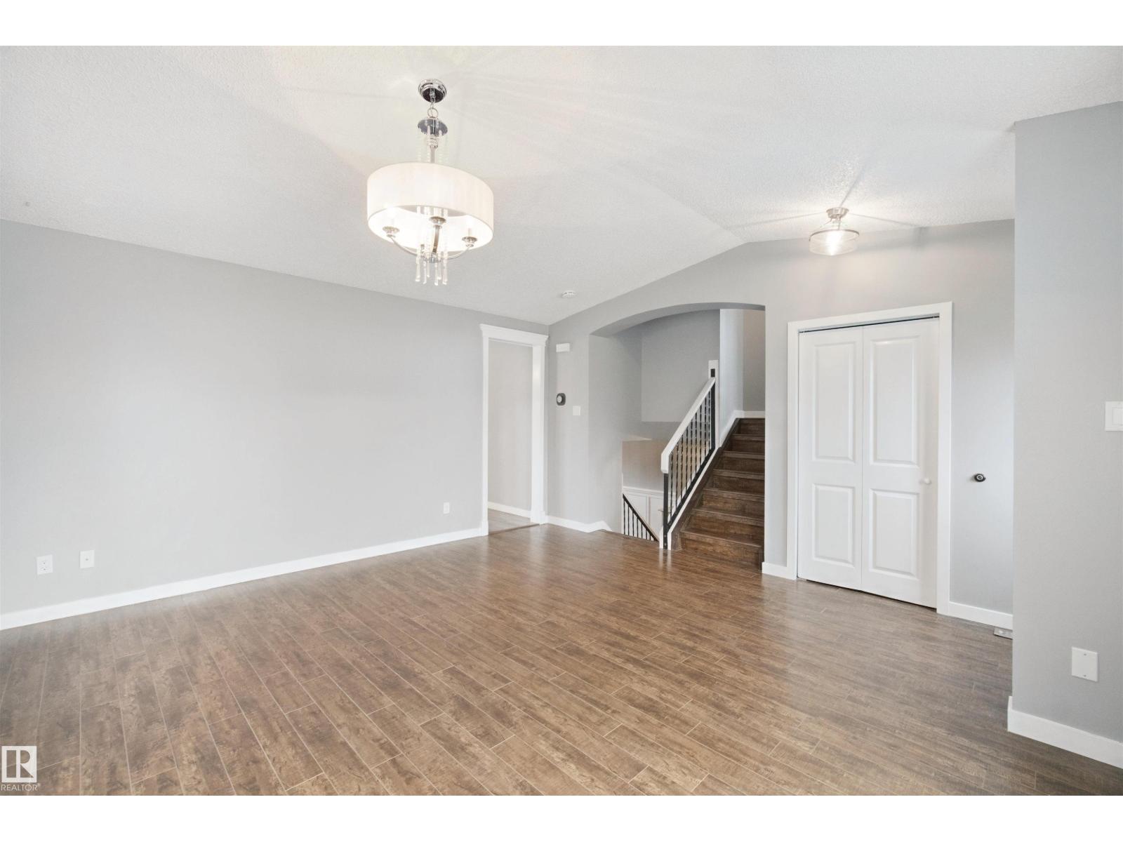 12319 47 ST NW - Image 10