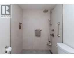 201 2520 Wark St, Victoria, BC V8T5G6 Photo 24