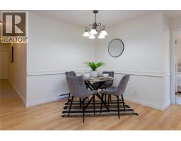 Den - 201 2520 Wark St, Victoria, BC V8T5G6 Photo 9